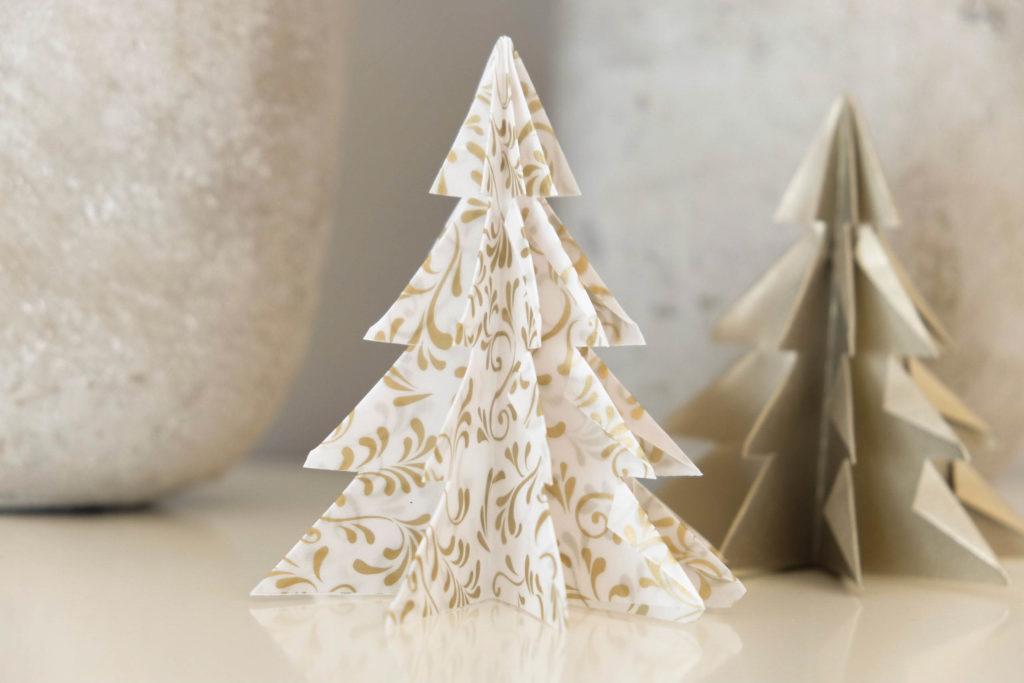 Weihnachtsbaum aus Papier